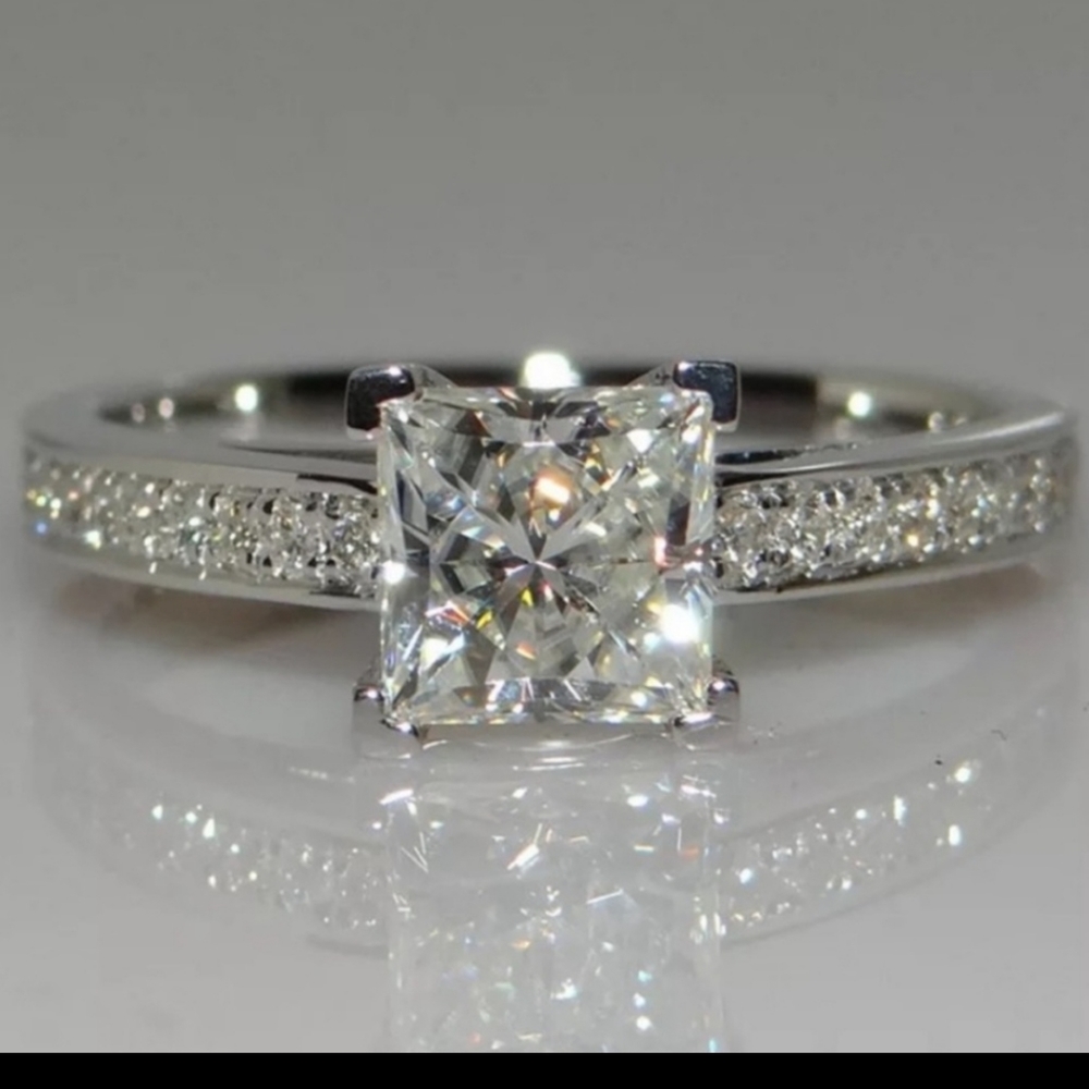 Engagement Ring Princess Cut Approx 1.5 Karat